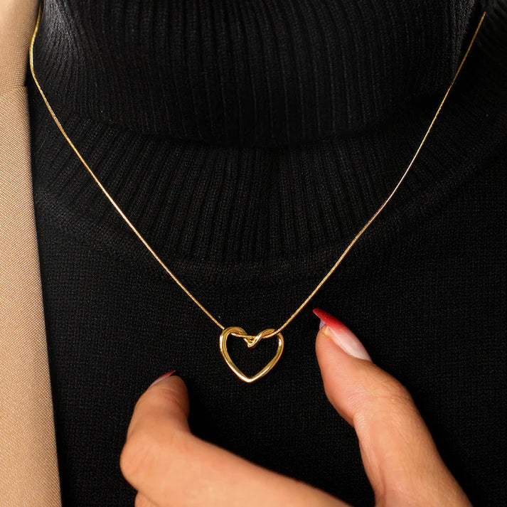 18KT Gold Plated Tied Heart Pendant Necklace